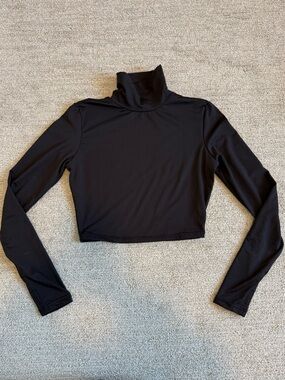 Amazon Black Turtleneck Long Sleeve Crop Top - Women's